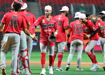 Sorprenden Piratas a Diablos 12-11