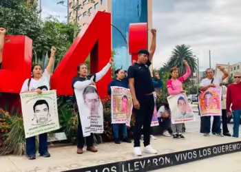 Reporte presidencial tiene información falsa: Padres de los 43