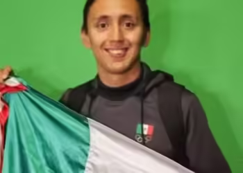 El abanderado Emiliano Hernández viajó a Budapest