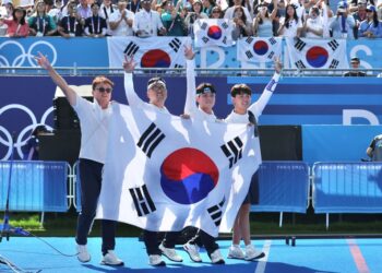 Equipo varonil de tiro con arco de Corea del Sur se lleva el oro en París 2024.