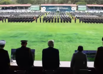 Pide AMLO a Guardia Nacional no caer en la tentación de la corrupción