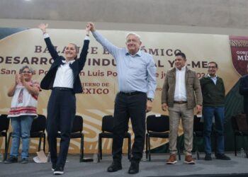 La pobreza nunca se había reducido como ahora: AMLO
