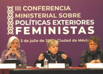Las mujeres debemos terminar con la pobreza y el hambre: Alicia Bárcena