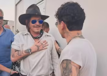Johnny Depp y Christian Nodal se encuentran