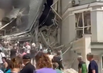 Misil destruye parte del Hospital Infantil Ohmatdyt. Foto: Tomada del Perfil de Volodimir Zelensky en X.