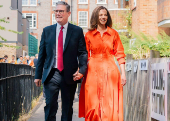 Laboristas recuperan gobierno británico; Starmer, virtual primer ministro