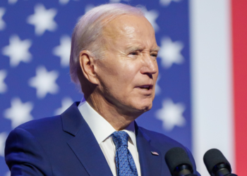 Al menos 10 congresistas demócratas piden que Biden no sea candidato