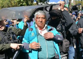 Crece tensión en Bolivia; chocan simpatizantes de Evo y Arce