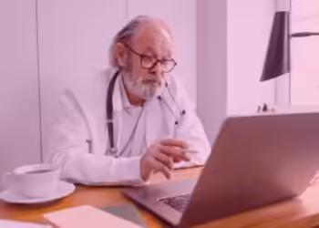 Uso de «softwares» médicos, solución para mejorar atención de pacientes