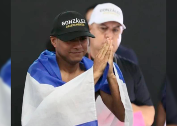 “Chocolatito” González regresa con triunfo contundente