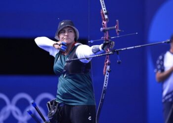 Valencia sufre, pero ya está en octavos de final en tiro con arco