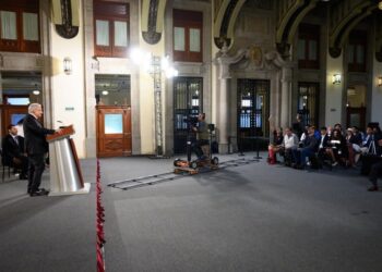 Andrés Manuel López Obrador durante una de sus conferencias mañaneras.