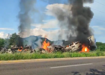 Camiones quemados en el llamado tercer Culiacanazo