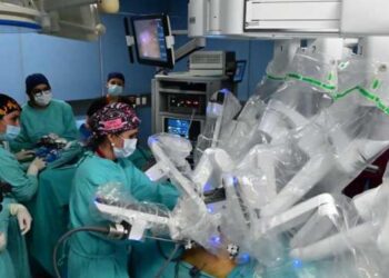 Cirugía robótica, disponible y gratuita para toda la población: Salud