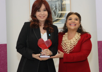 Clara Brugada se reunió con la expresidenta de Argentina Cristina Fernández de Kirchner para hablar de gobernanza