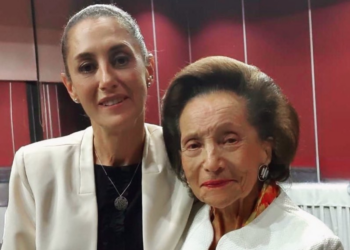 Claudia Sheinbaum, presidenta electa de México, y la diputada electa Ifigenia Martínez.