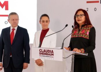 Claudia Sheinbaum en la presentación de Arturo Zaldívar y Leticia Ramírez.