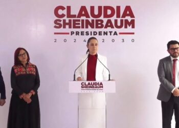 Claudia Sheinbaum presenta a Arturo Zaldívar, Leticia Ramírez y Calos Augusto Morales como parte de su gabinete ampliado.