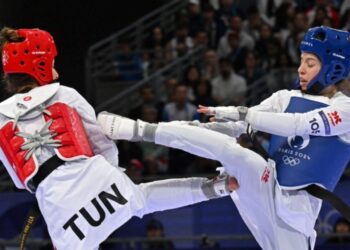 Daniela Souza cae de manera polémica en su debut en París 2024