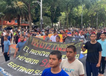 AMLO se va y dejó sin esclarecer el caso Ayotzinapa