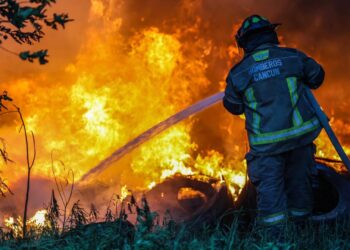 Controlan incendio en basurero de Cancún