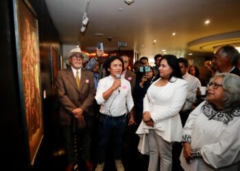 Ana Lilia Rivera aplaude que México tenga su primera presidenta