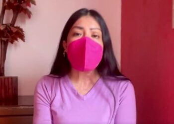La saxofonista María Elena alza la voz y reclama a AMLO