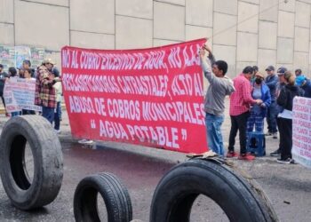 Protestan por la mala calidad del agua en el Edomex