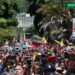 Miles de venezolanos marchan en Caracas y otras ciudades contra el fraude electoral de Nicolás Maduro. y este convoca a la "madre de todas las marchas"
