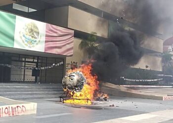 Conmemoran 21 Aniversario de la detención de 120 normalistas