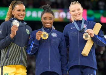 Simone Biles aumenta fulgor con tercer oro en París 2024