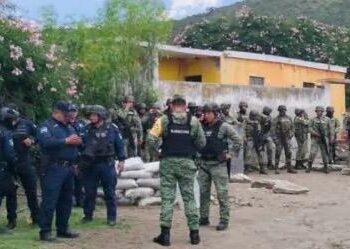 Atacan huachicoleros a militares