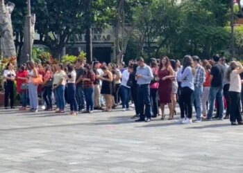 Primer día de clases y regreso de vacaciones y que ¡tiembla!