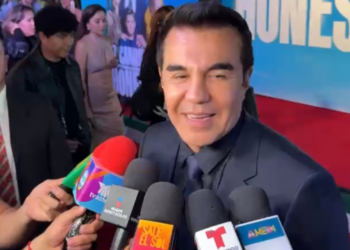 Adrián Uribe comparte los detalles de su nueva cinta "El candidato Honesto"
