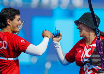 Alejandra Valencia y Matías Grande avanzan a cuartos en equipo mixto