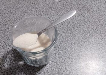 ¿Cuánto es lo más de azúcar que debe comerse en un día?