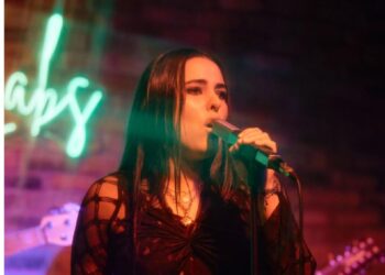 La mexicana Karina Sofía cautiva al público de Miami