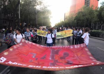 Marcha de estudiantes de Ayotzinapa