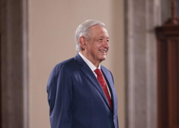 AMLO renuncia a militancia de Morena