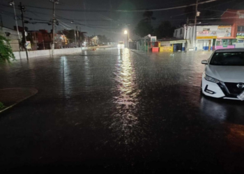 Inundación en Acapulco por entrada del huracán John