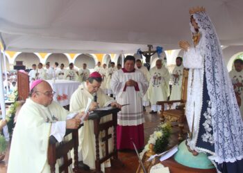 Arzobispo  llama a nuevos gobiernos no servirse de los pobres