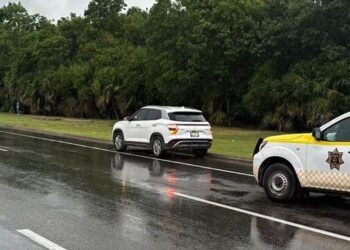 Bloquean aeropuerto de Cancún por abusos de Guardia Nacional 