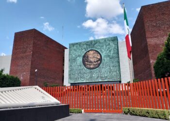 Reunión diputados de Morena en San Lazaro con presidenta del INE