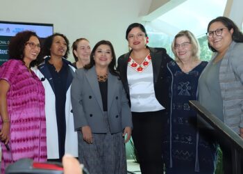 Clara Brugada en el Encuentro Nacional de Mujeres. Sistema de cuidados. AMEXI Foto @ClaraBrugadaM