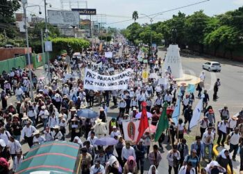 Exigen miles de católicos frenar violencia en Chiapas 