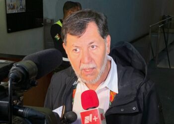 Fernández Noroña. Irrupción 'armada'. AMEXI / Foto: Senado de la República.