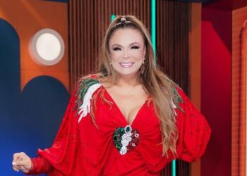 Brenda Bezares reacciona al encuentro de Paul Stanley y Mario Bezares
