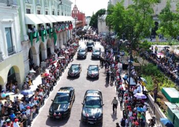 Muestra policía de Yucatán poderío en desfile conmemorativo