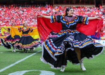 La NFL se pinta mexicano y se narra en español