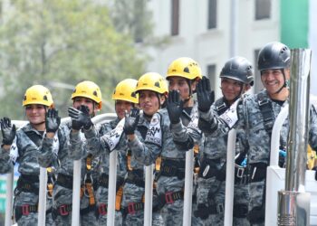 Mujeres en el Desfile Militar